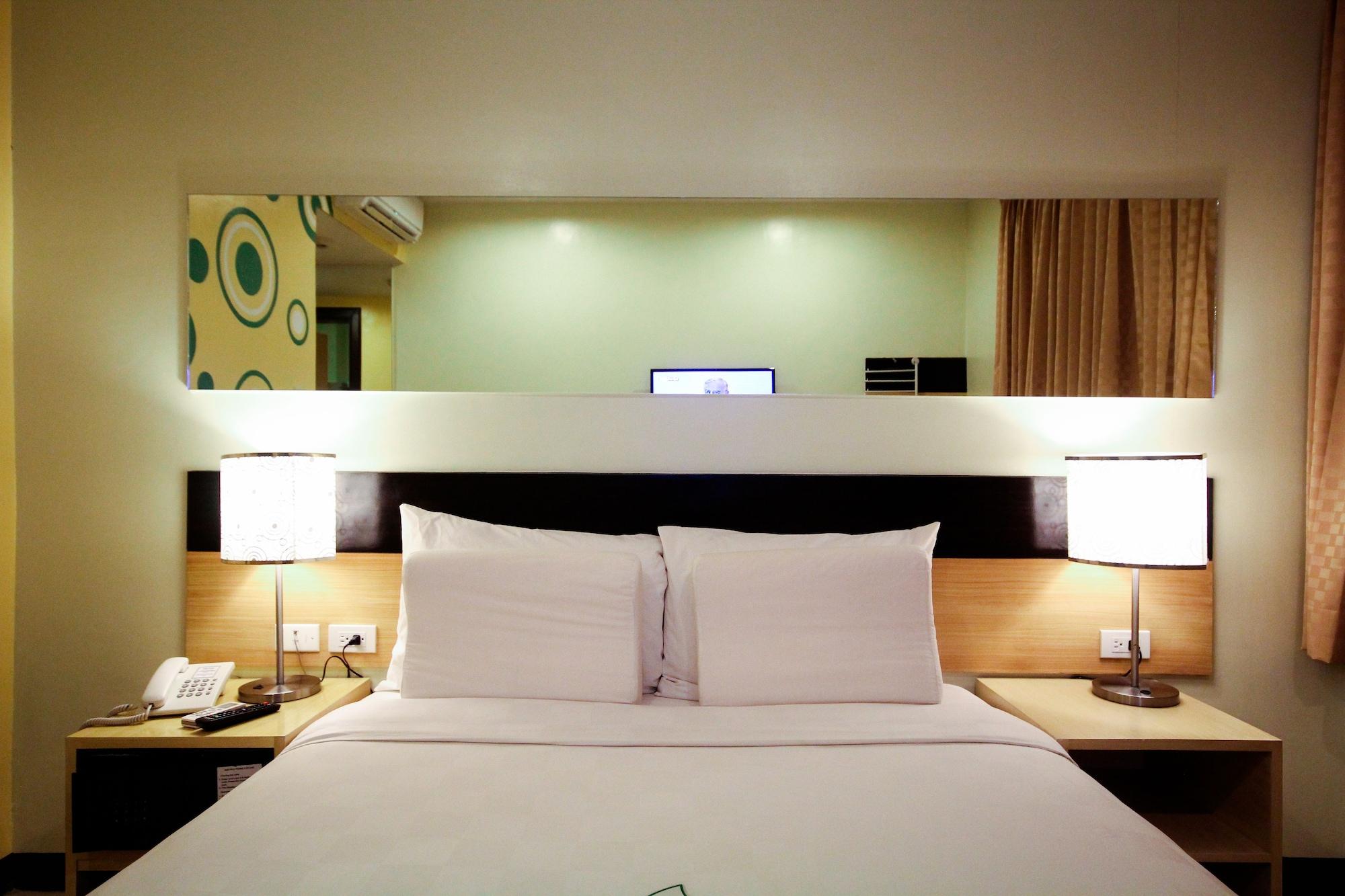 Go Hotels Iloilo מראה חיצוני תמונה