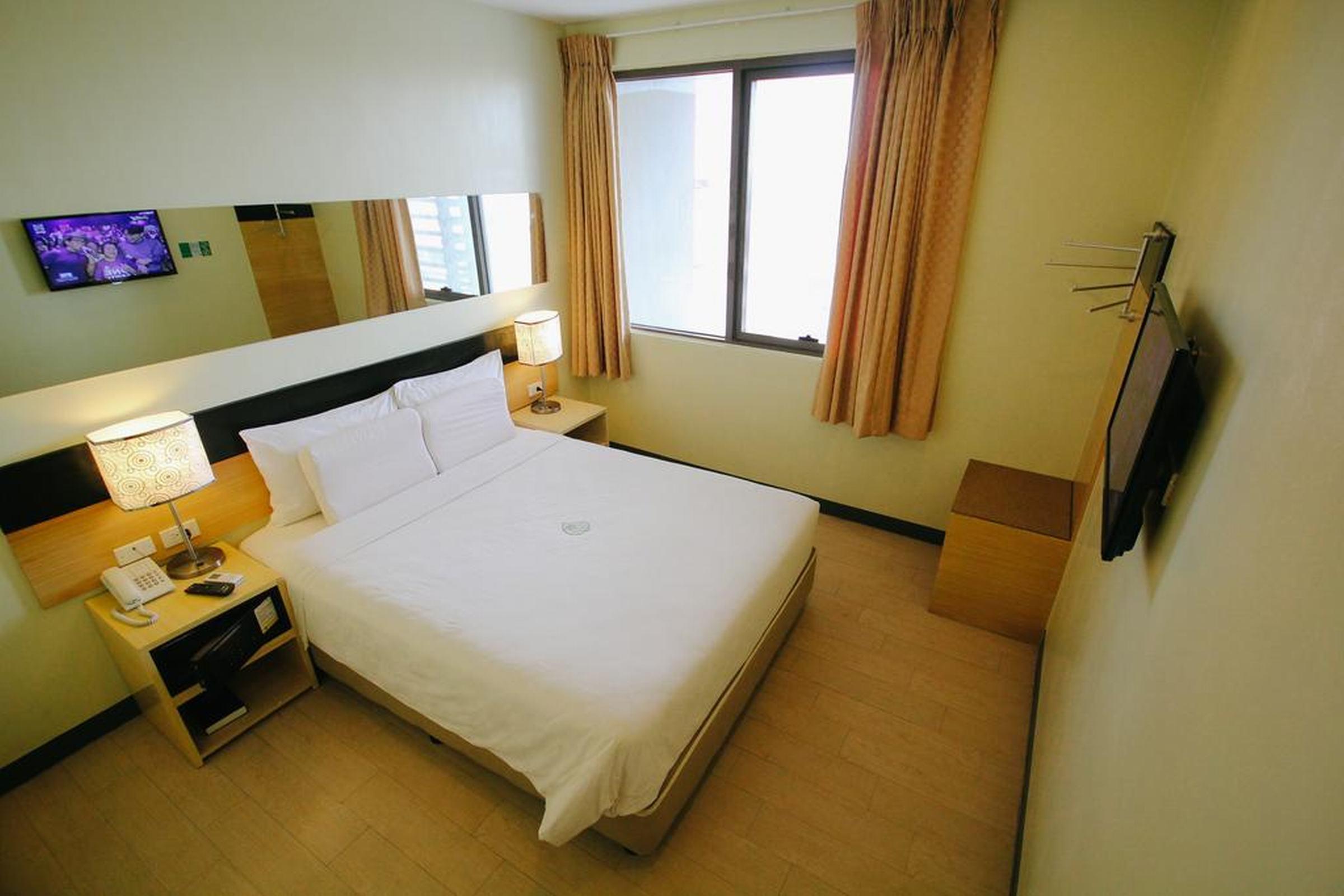 Go Hotels Iloilo מראה חיצוני תמונה