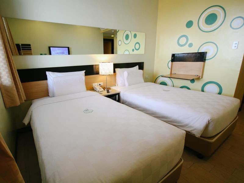 Go Hotels Iloilo מראה חיצוני תמונה