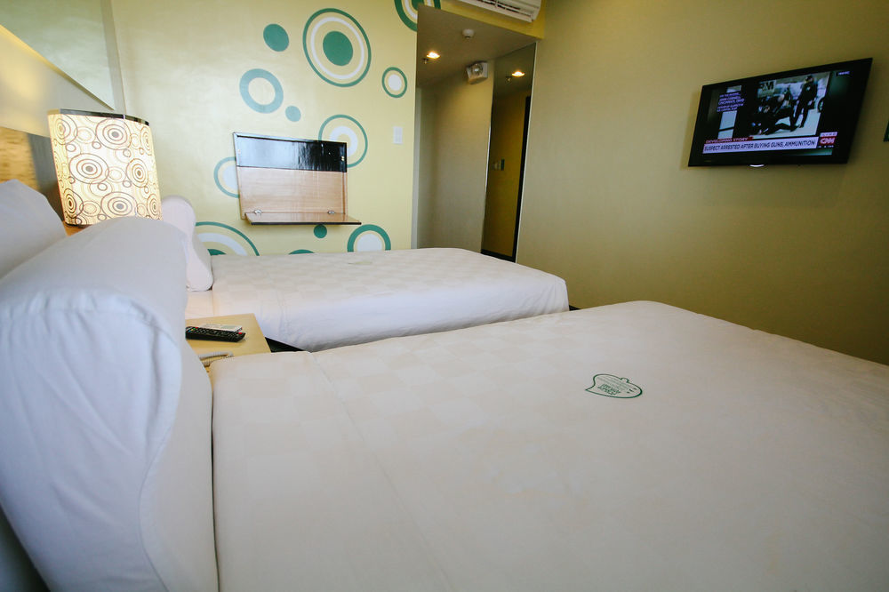 Go Hotels Iloilo מראה חיצוני תמונה