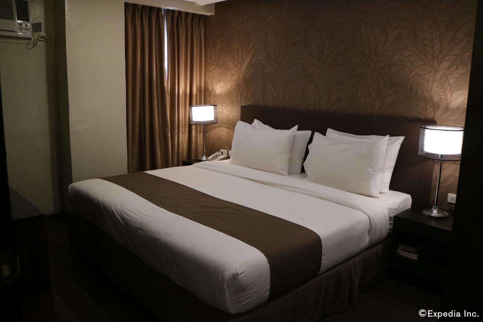 Go Hotels Iloilo מראה חיצוני תמונה
