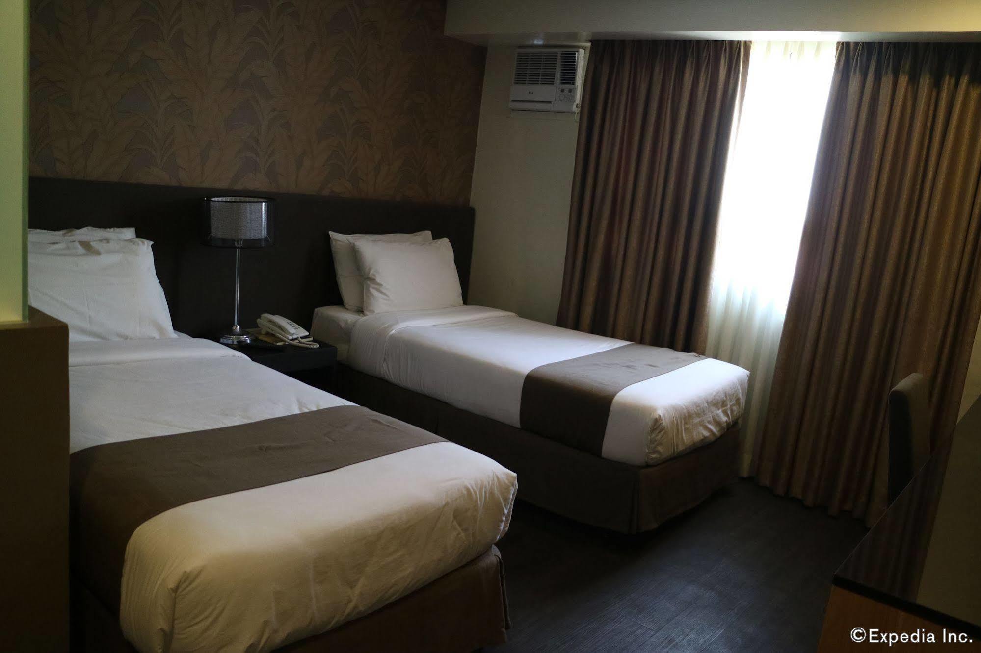 Go Hotels Iloilo מראה חיצוני תמונה